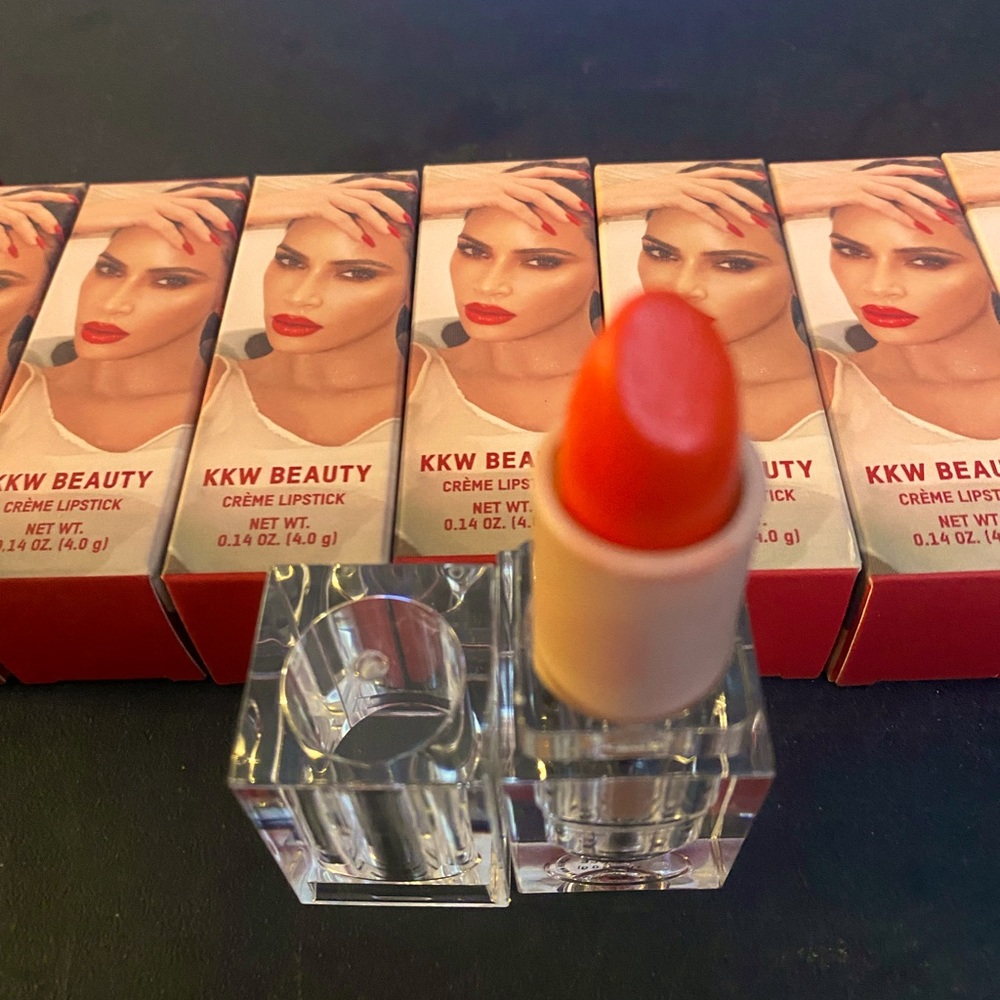 KKW BEAUTY CRÈME LIPSTICK